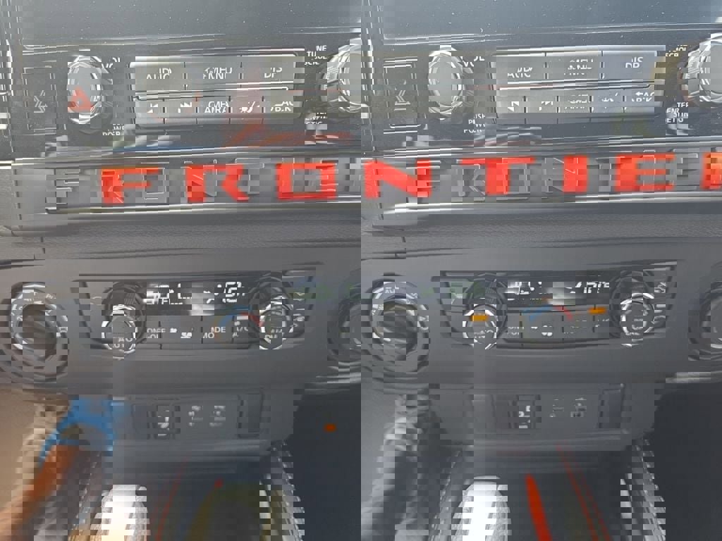 New 2025 Nissan Frontier PRO-4X image 25