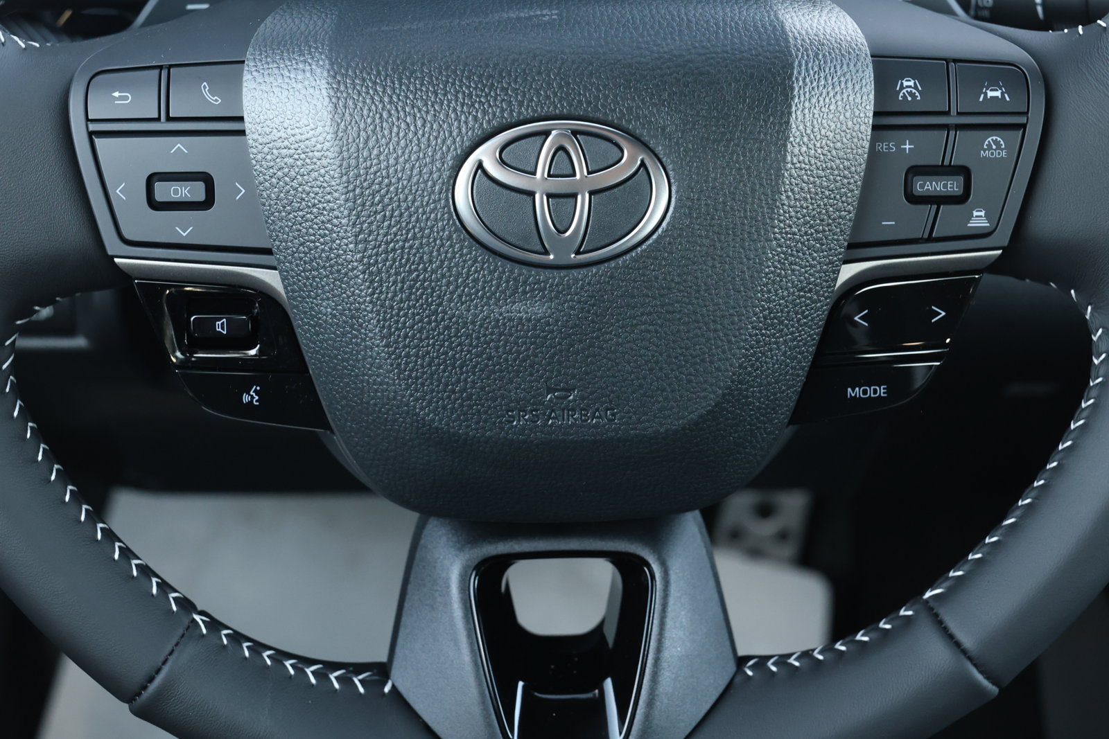 New 2026 Toyota Camry SE w/ Convenience Package FWD image 18