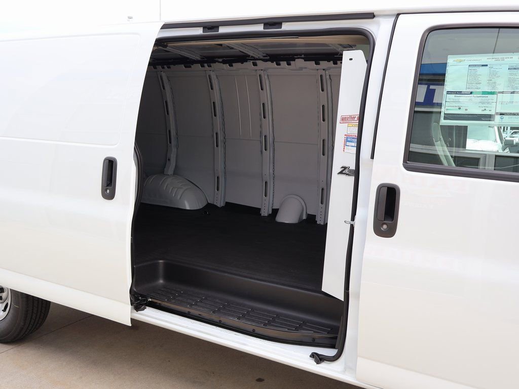 New 2025 Chevrolet Express 3500 Extended w/ Driver Convenience Package image 20
