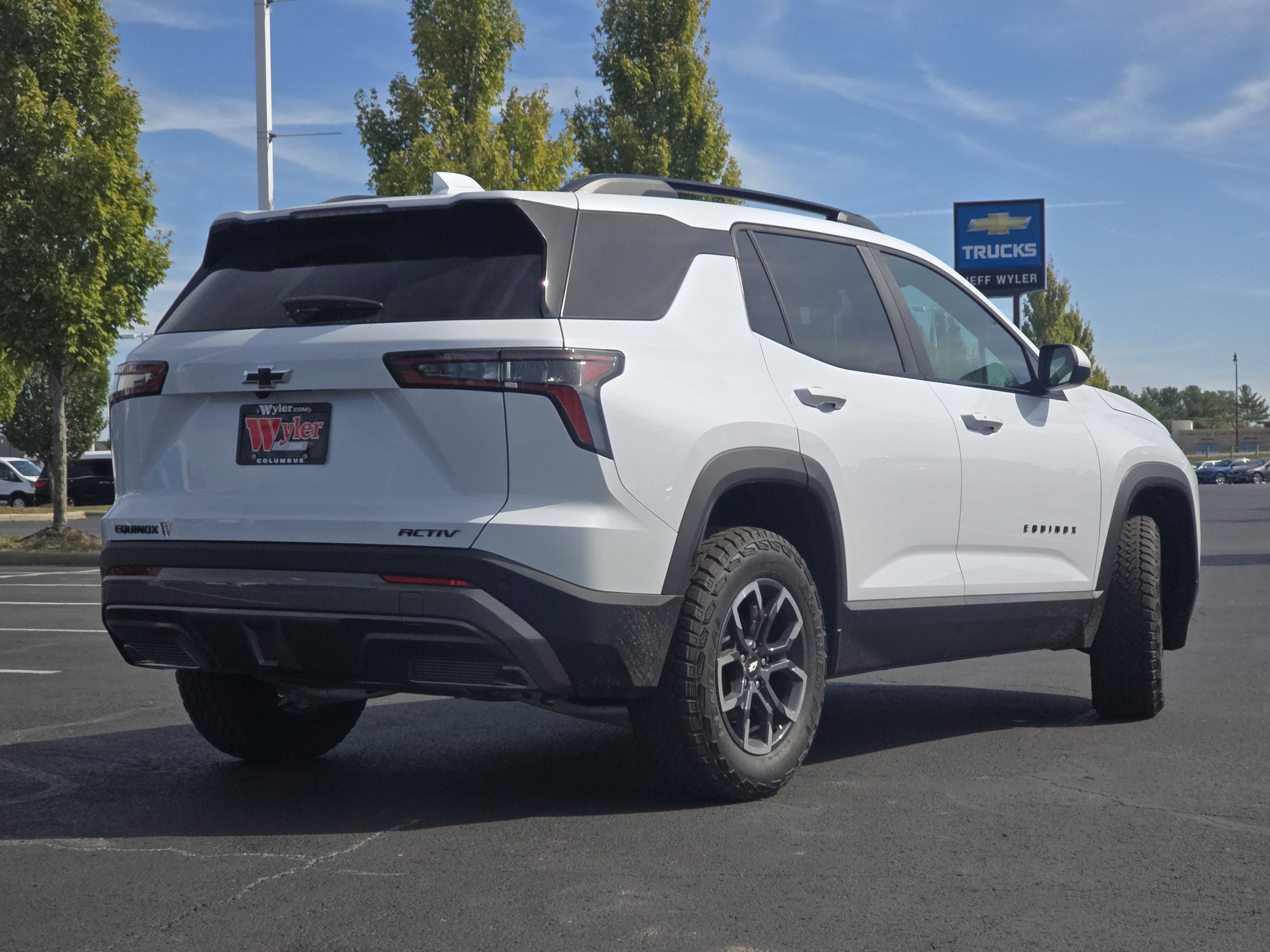 New 2026 Chevrolet Equinox ACTIV image 17