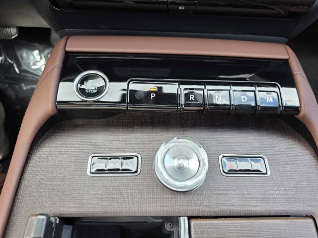 New 2027 Lincoln Navigator L Reserve RWD image 11
