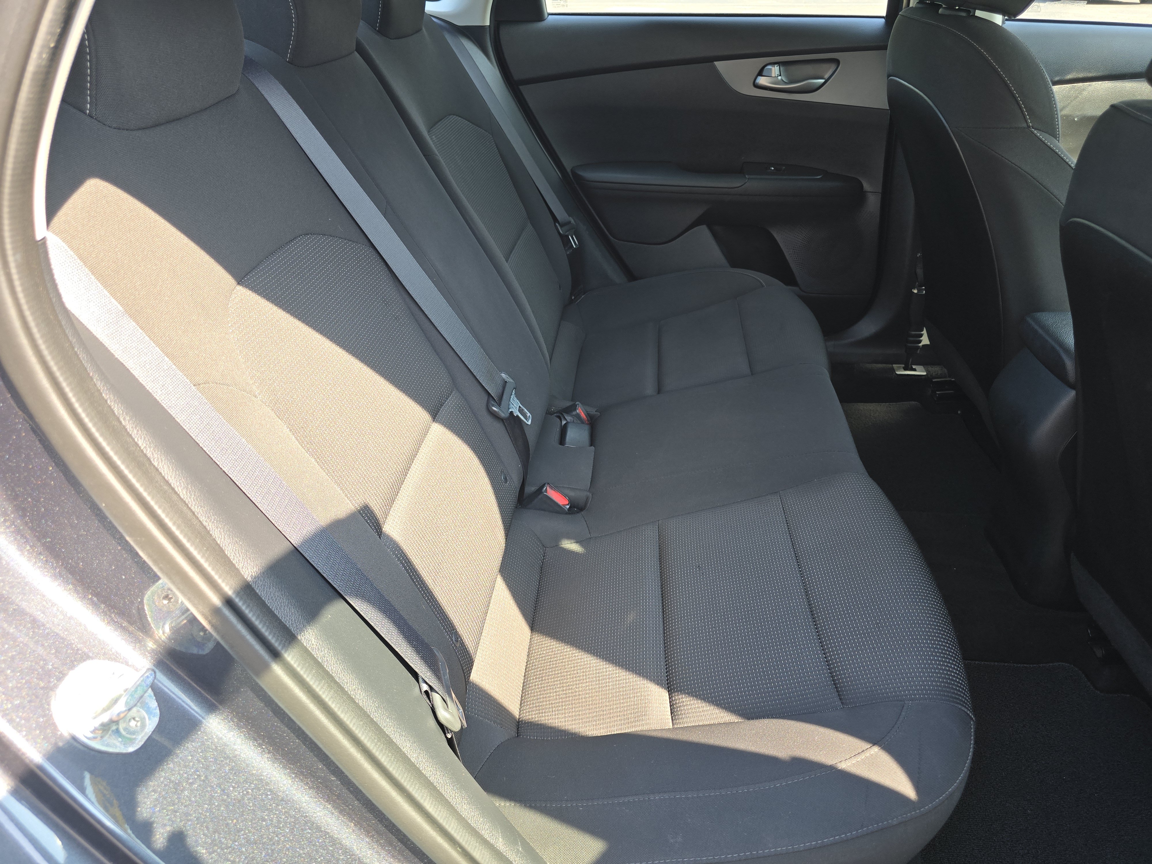 Used 2020 Kia Forte LXS FWD image 23