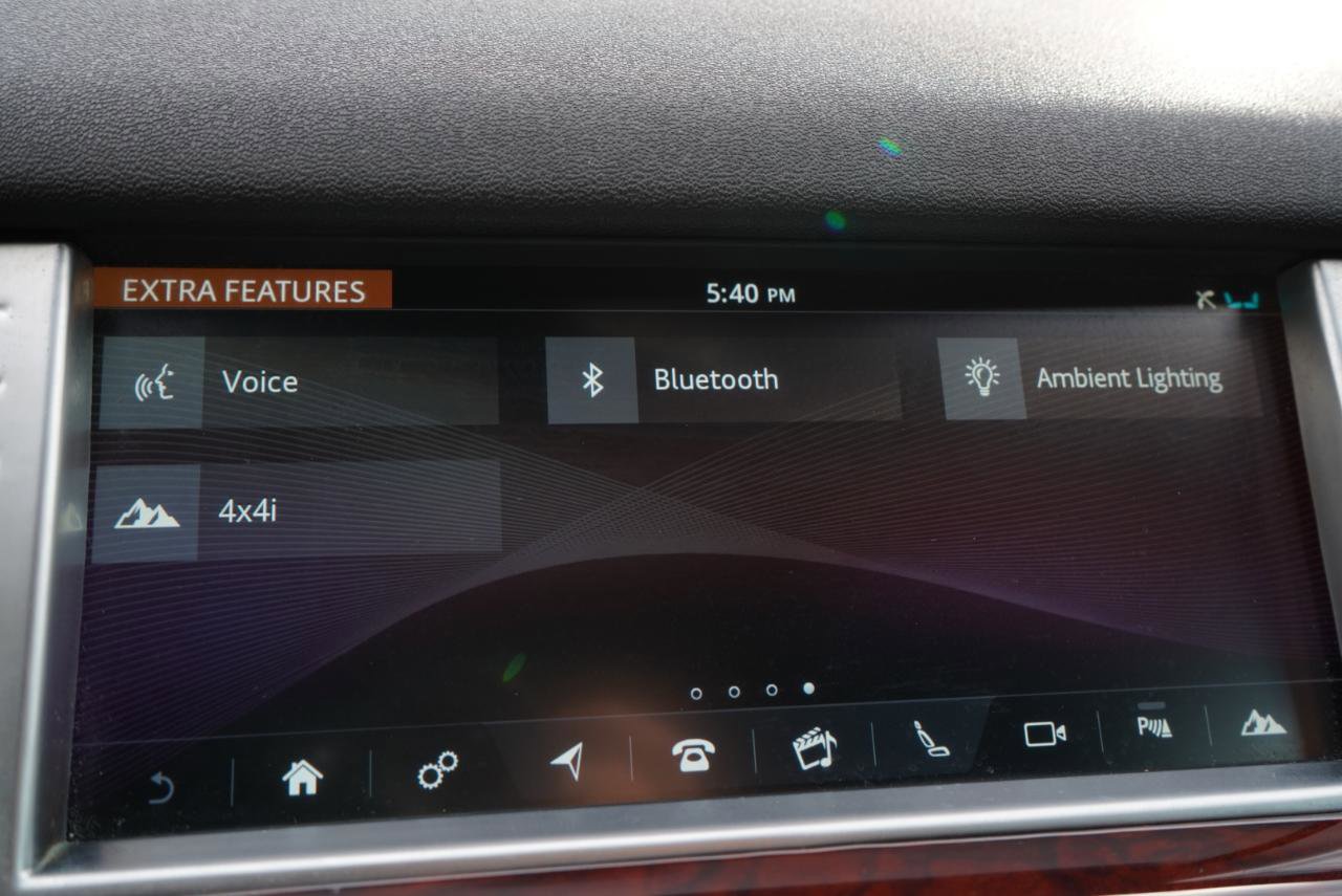 Used 2017 Land Rover Discovery Sport HSE Luxury image 40