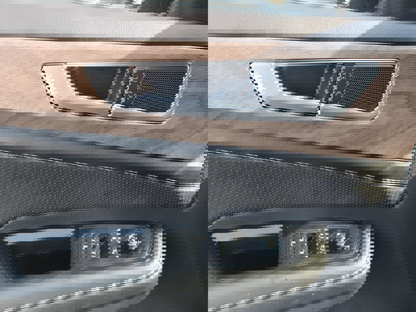 Certified 2025 Volkswagen Atlas SE image 25