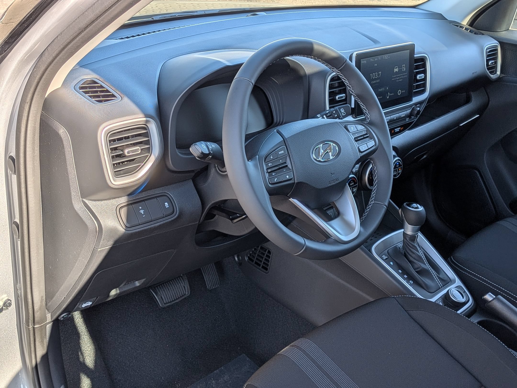 New 2026 Hyundai Venue SEL FWD image 8