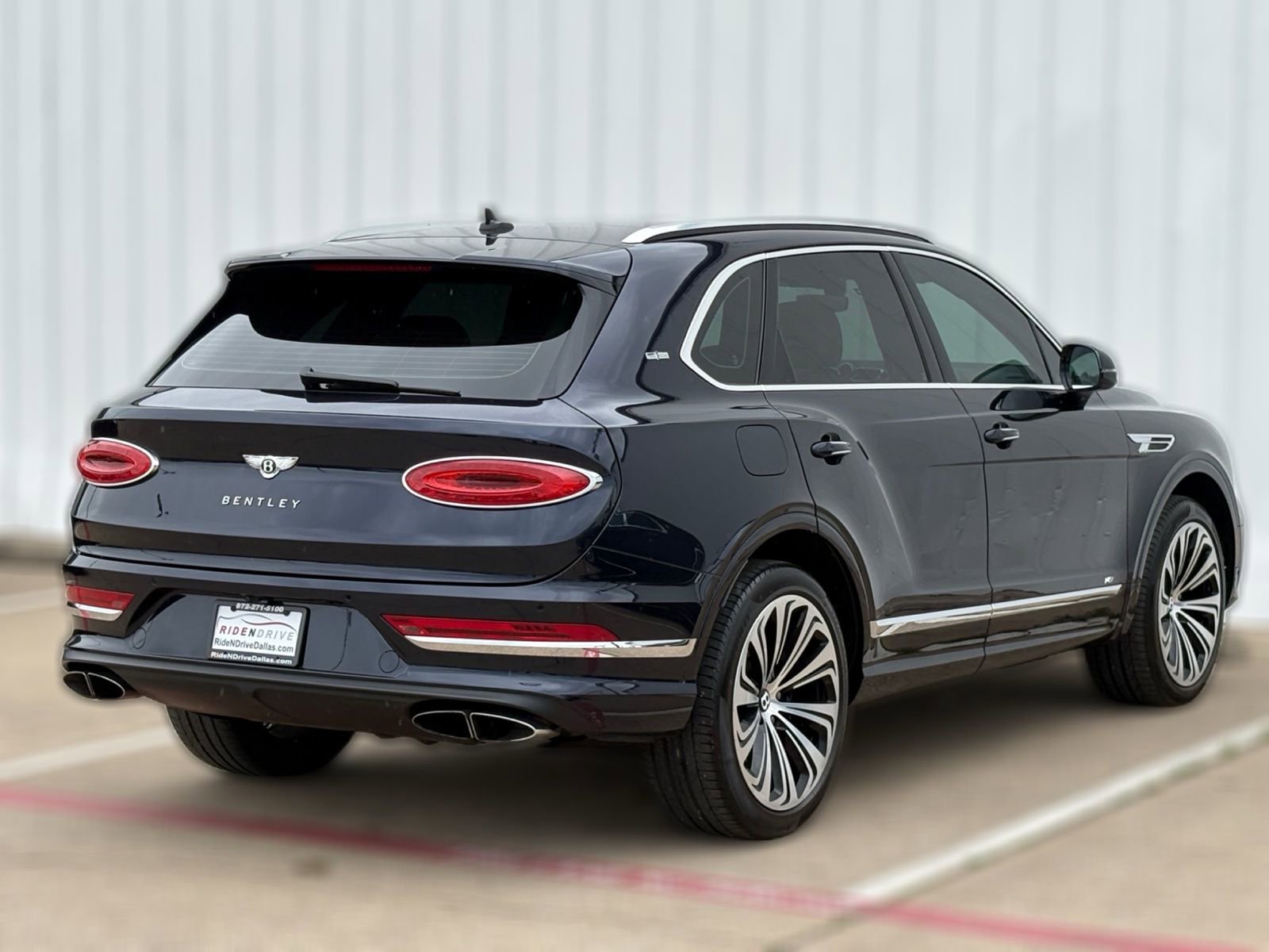 Used 2021 Bentley Bentayga AWD/4WD image 7