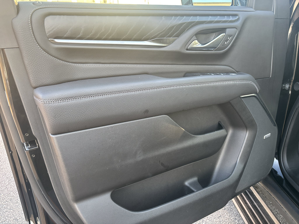 Used 2024 GMC Yukon XL Denali RWD image 19