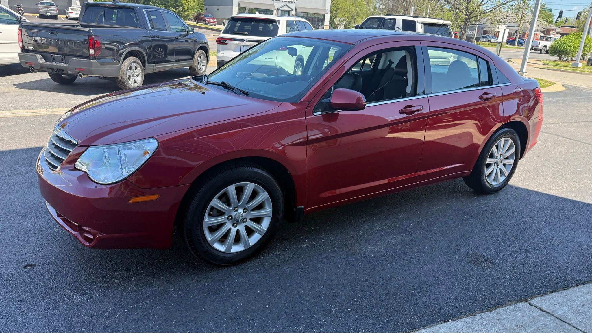 Used 2010 Chrysler Sebring Limited image 7
