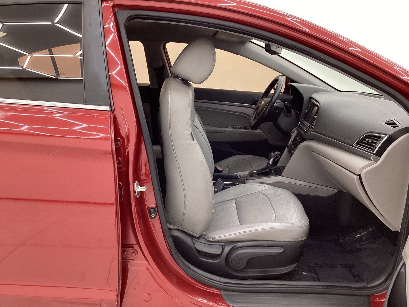 Used 2017 Hyundai Elantra Limited image 15