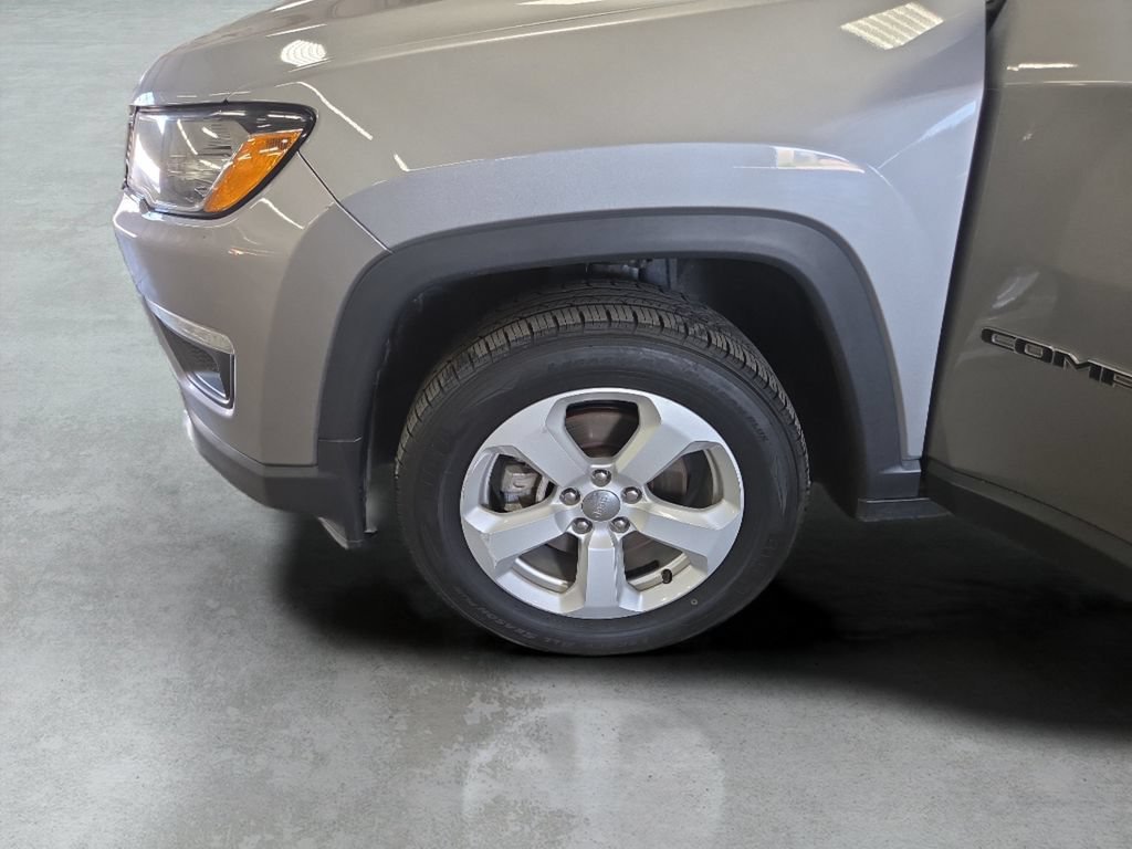 Used 2018 Jeep Compass Latitude w/ Cold Weather Group AWD/4WD image 52