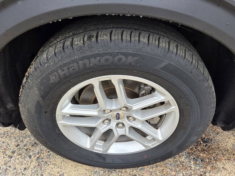 Used 2025 Ford Explorer Active w/ Active Comfort Package RWD image 19