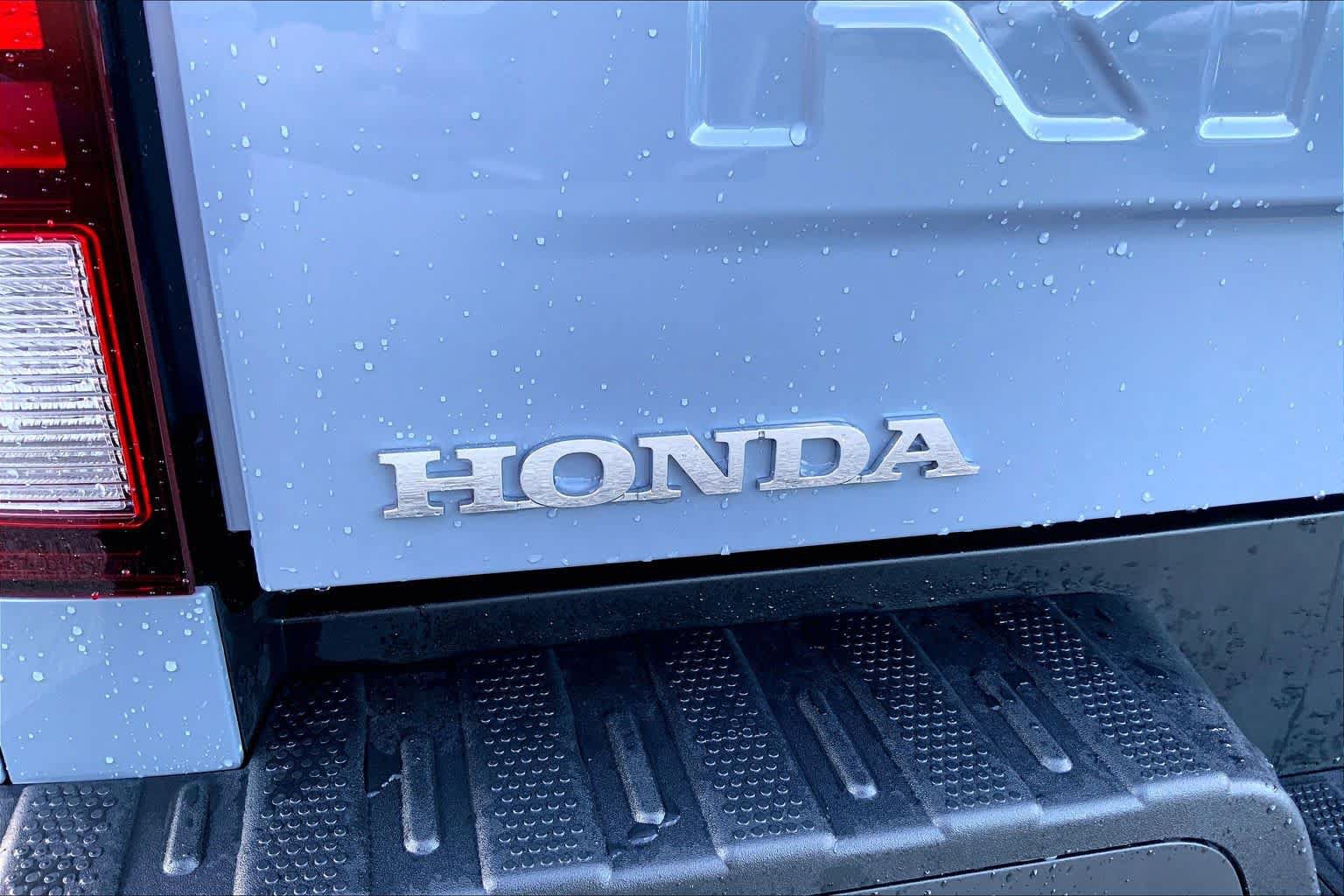 Certified 2025 Honda Ridgeline Black Edition image 33