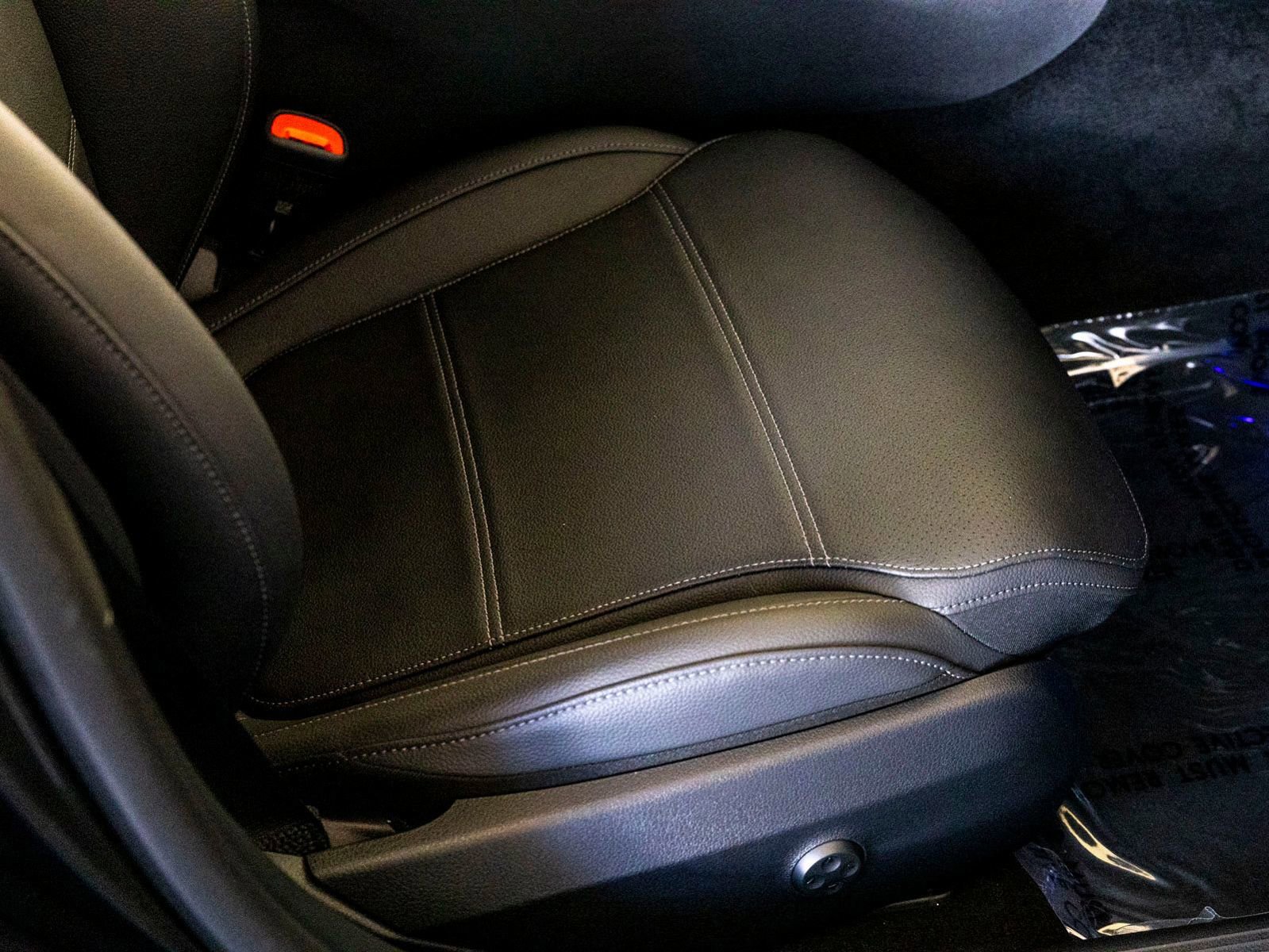 Used 2025 Mercedes-Benz C 300 Sedan image 22