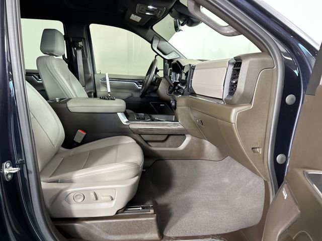 Used 2024 Chevrolet Silverado 2500 LTZ w/ LTZ Premium Package AWD/4WD image 28