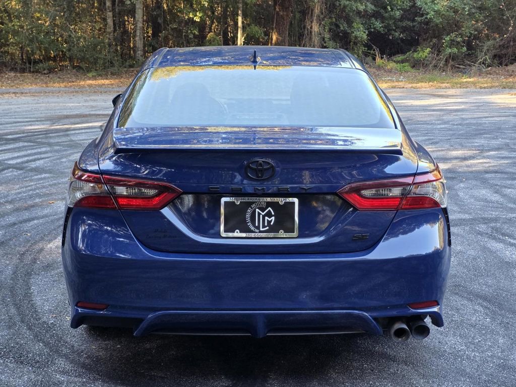 Used 2024 Toyota Camry SE w/ Convenience Package image 3