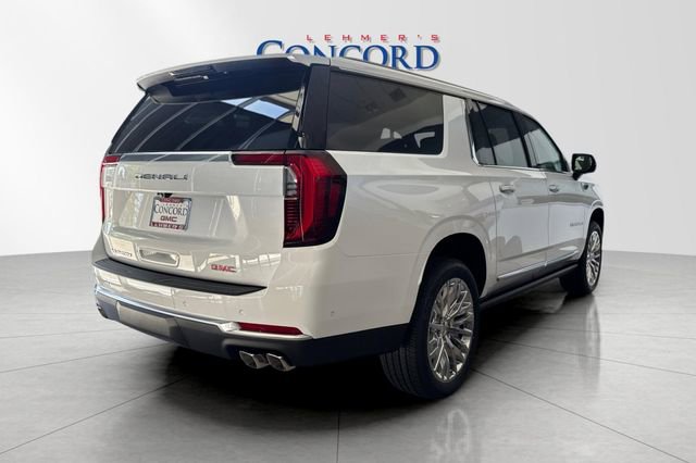 New 2026 GMC Yukon XL Denali w/ Sun & Power Step Package image 3