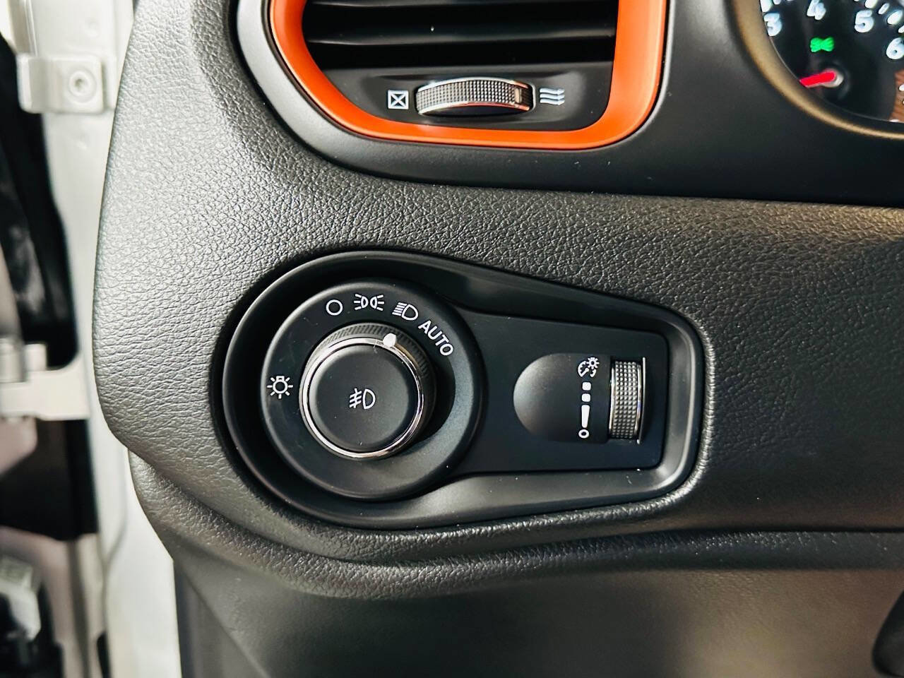 Used 2020 Jeep Renegade Sport AWD/4WD image 10