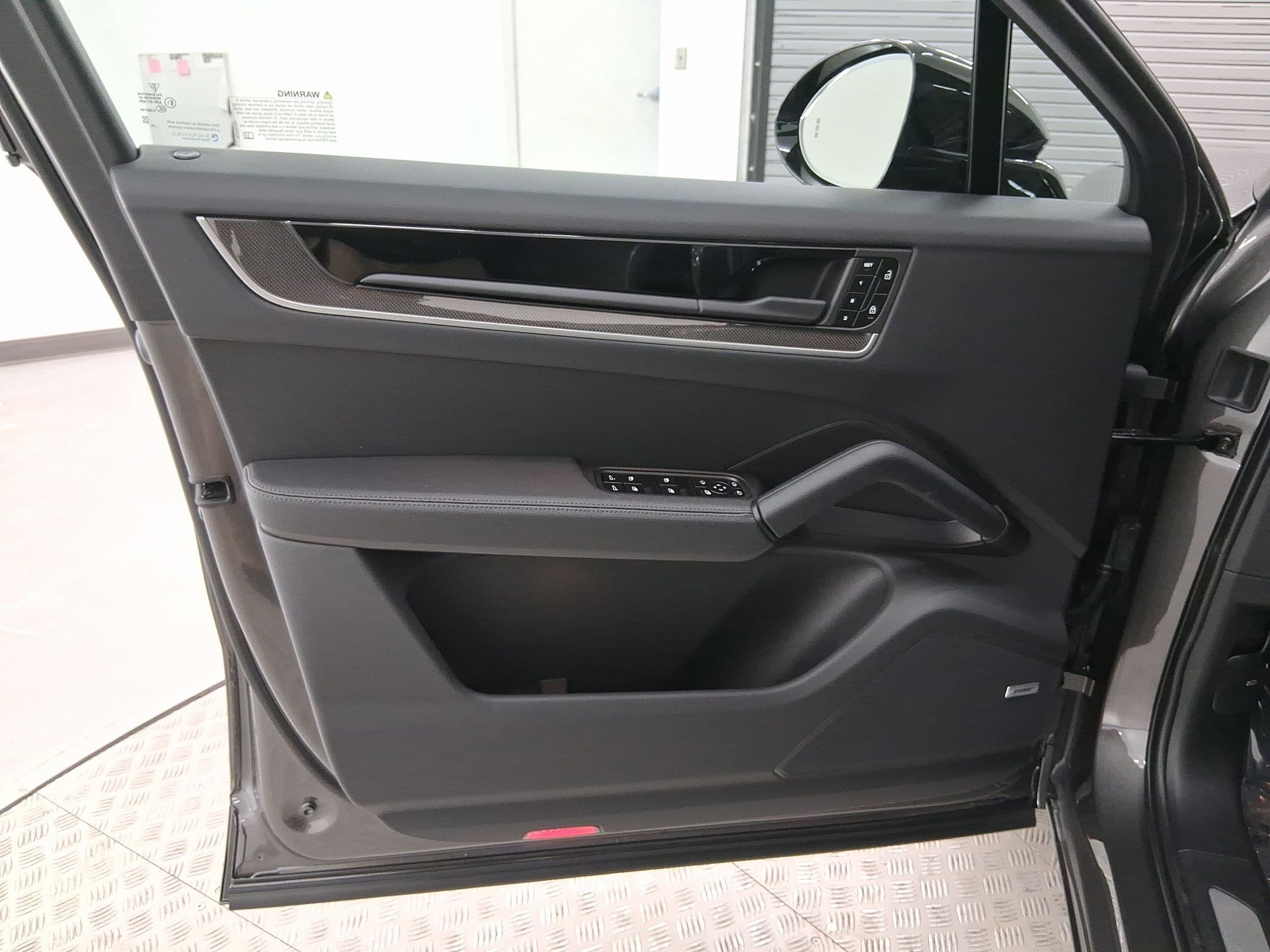 Used 2026 Porsche Cayenne Coupe image 19