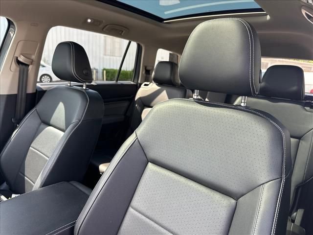 Used 2023 Volkswagen Atlas SE w/ Panoramic Sunroof Package FWD image 24