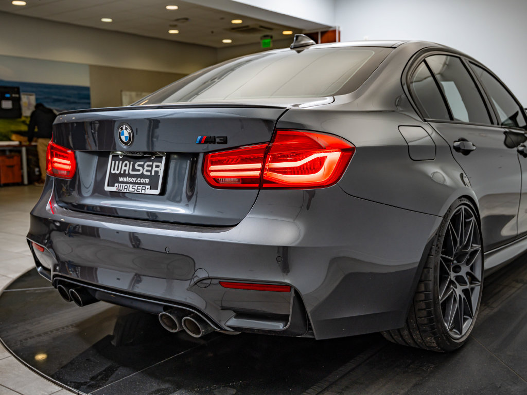 Used 2018 BMW M3 RWD image 18