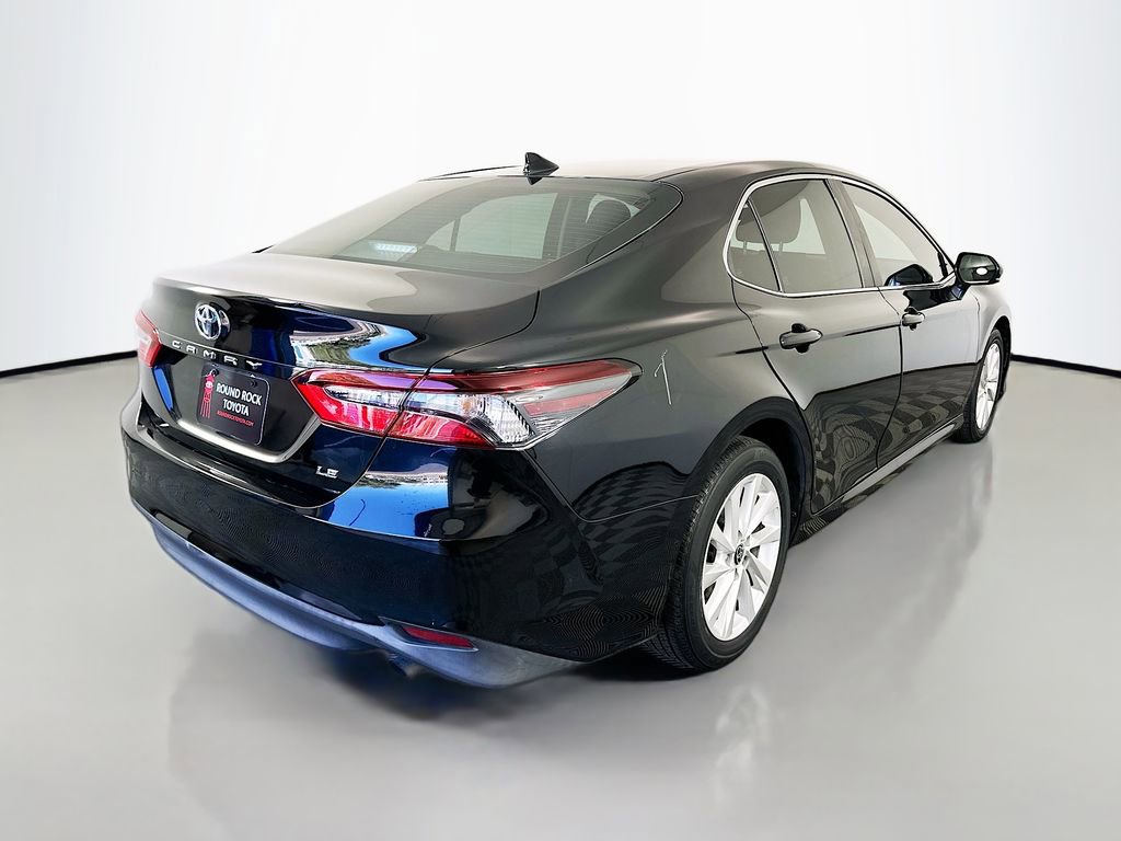 Used 2022 Toyota Camry LE image 5