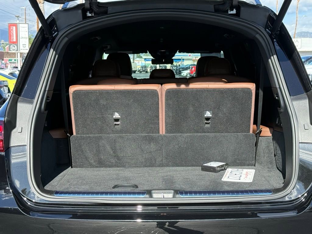 Used 2025 Mercedes-Benz GLS 450 4MATIC image 13