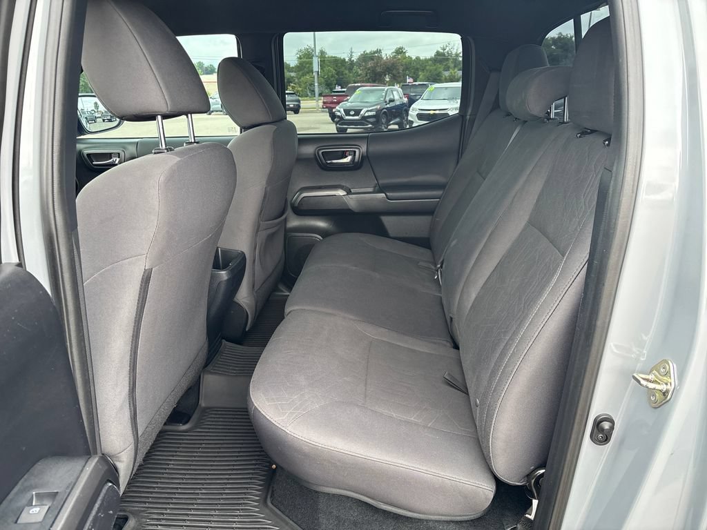 Used 2019 Toyota Tacoma TRD Sport w/ Technology Package AWD/4WD image 28