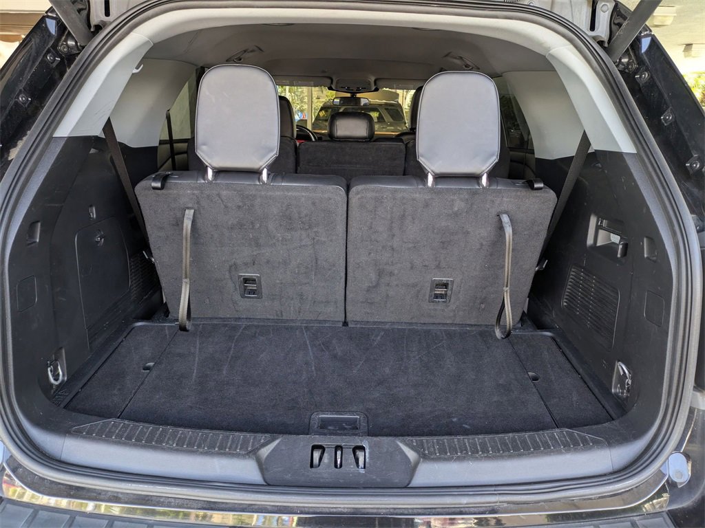 Used 2024 Ford Explorer XLT w/ Equipment Group 202A image 29