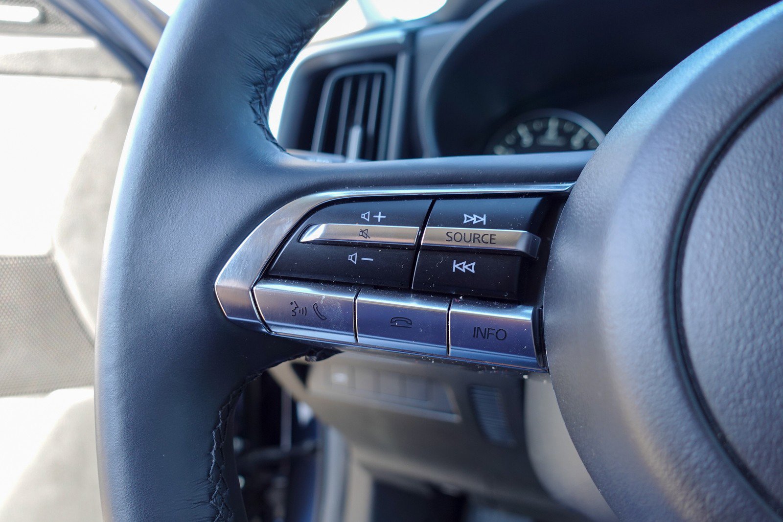 Certified 2025 MAZDA CX-50 AWD 2.5 S w/ Premium Package image 23