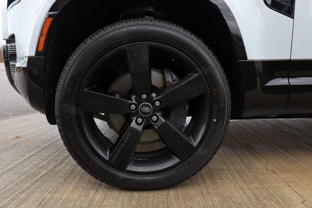 Used 2023 Land Rover Defender 130 X-Dynamic SE AWD/4WD image 35