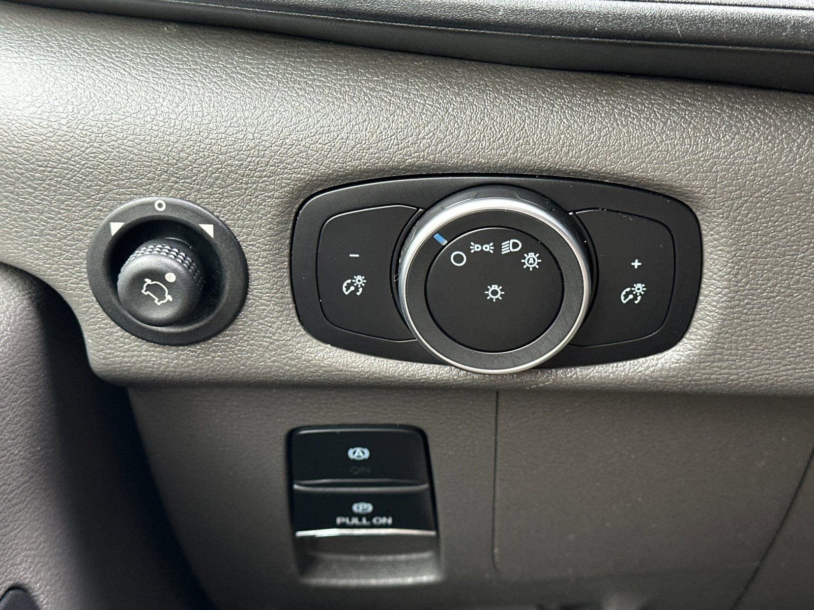 Used 2024 Ford Transit 250 148 Medium Roof w/ Load Area Protection Package image 27