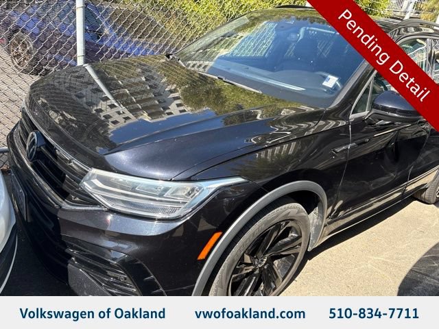 Certified 2023 Volkswagen Tiguan SE R-Line FWD image 1