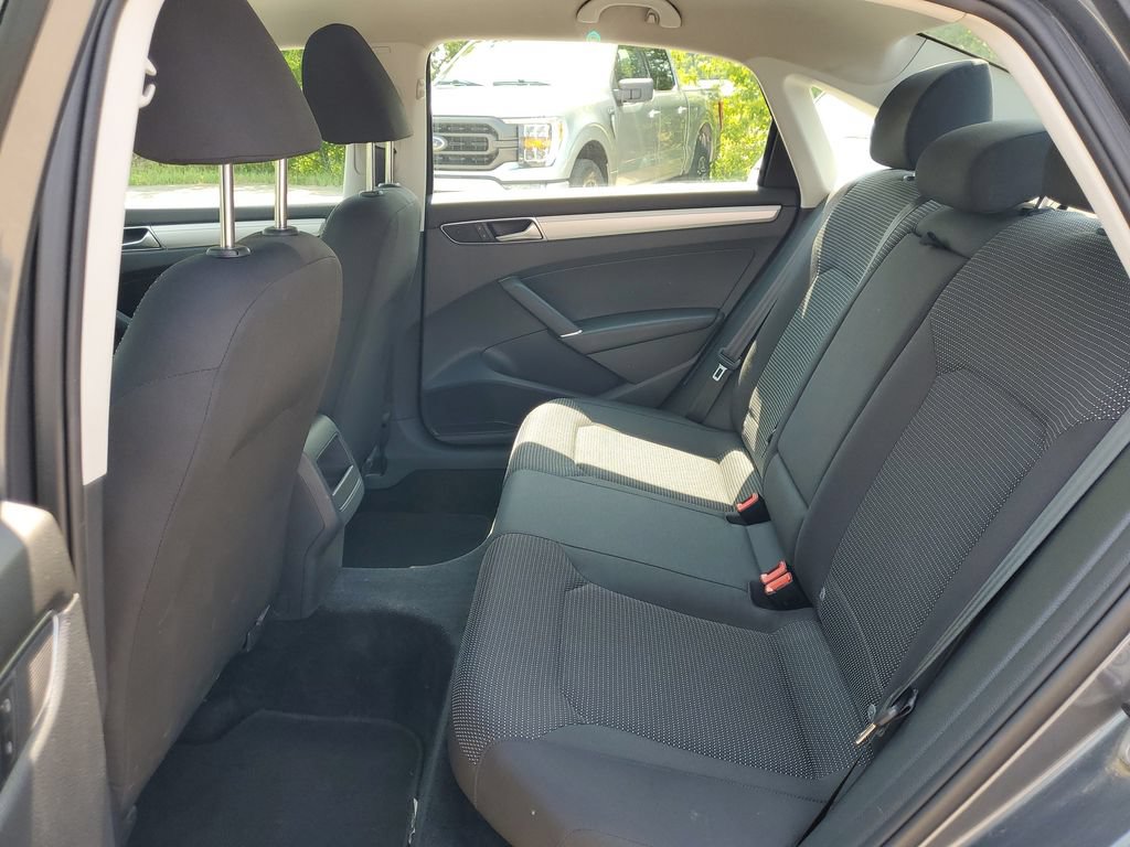 Used 2017 Volkswagen Passat 1.8T S FWD image 12