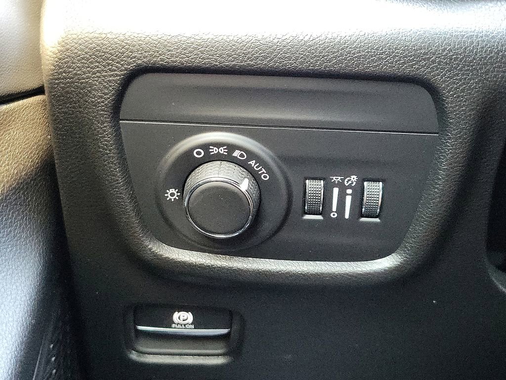 Used 2023 Jeep Grand Cherokee L Altitude image 15