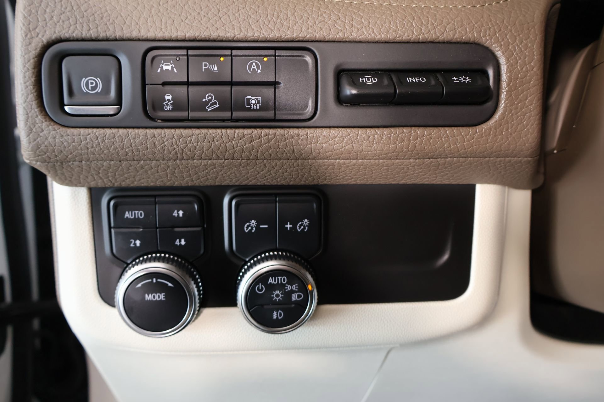 Used 2024 GMC Yukon Denali image 8