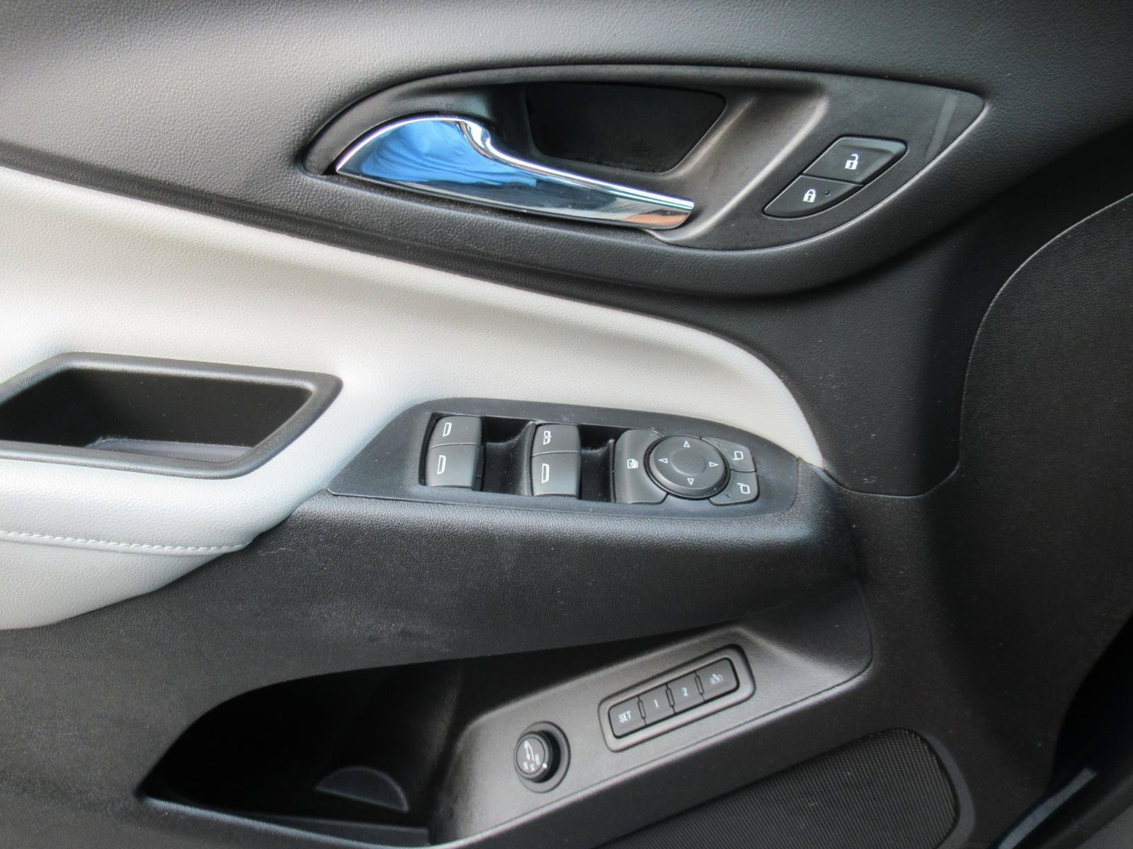 Used 2019 Chevrolet Equinox Premier FWD image 21