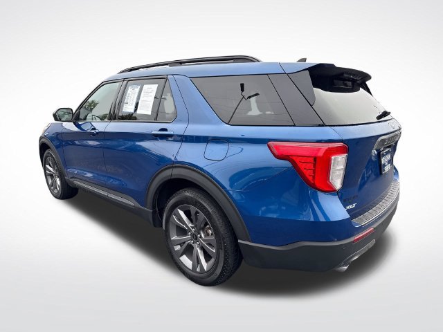 Used 2023 Ford Explorer XLT w/ Equipment Group 202A AWD/4WD image 3