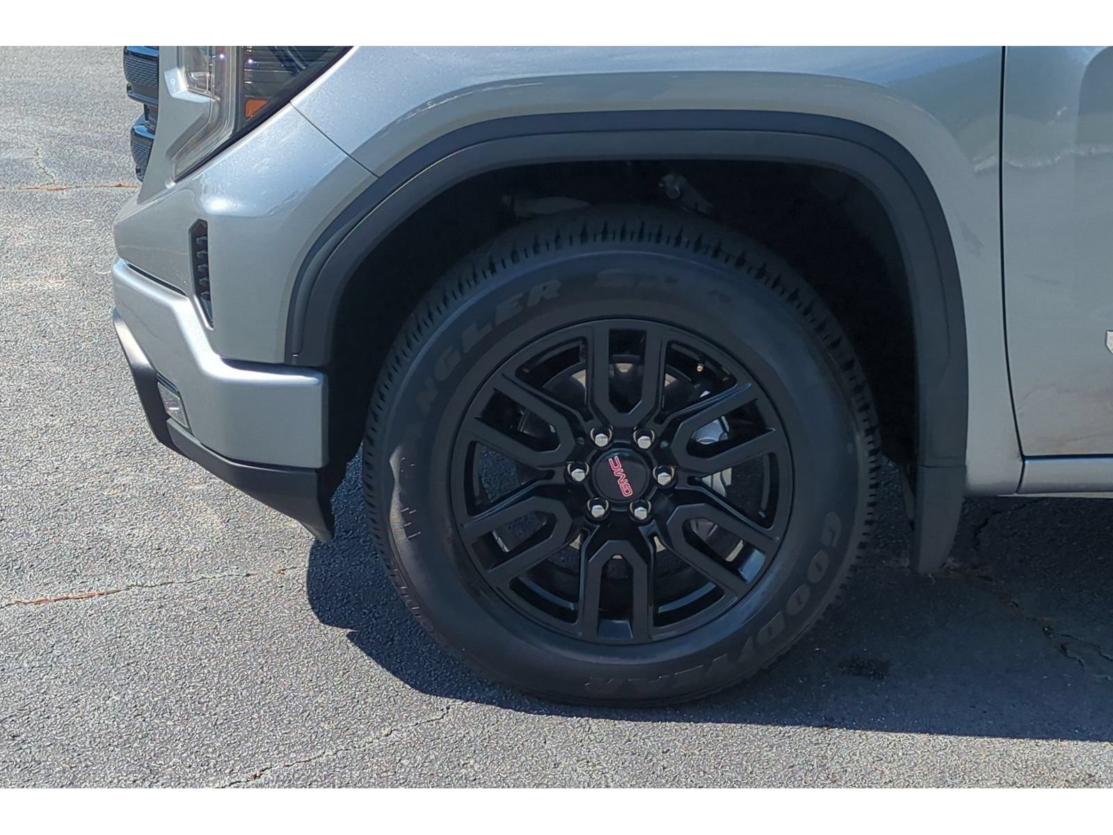Used 2023 GMC Sierra 1500 Elevation w/ X31 Off-Road Package AWD/4WD image 33