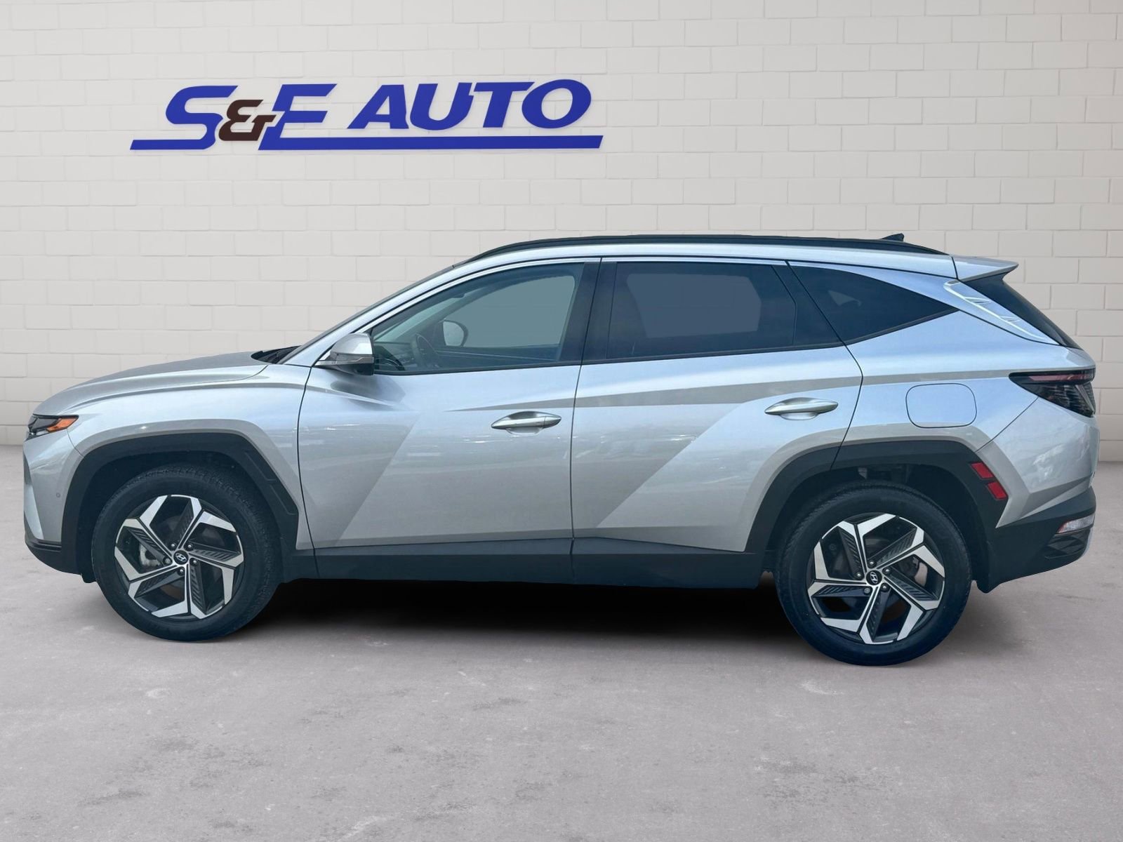 Used 2023 Hyundai Tucson Limited AWD/4WD image 2