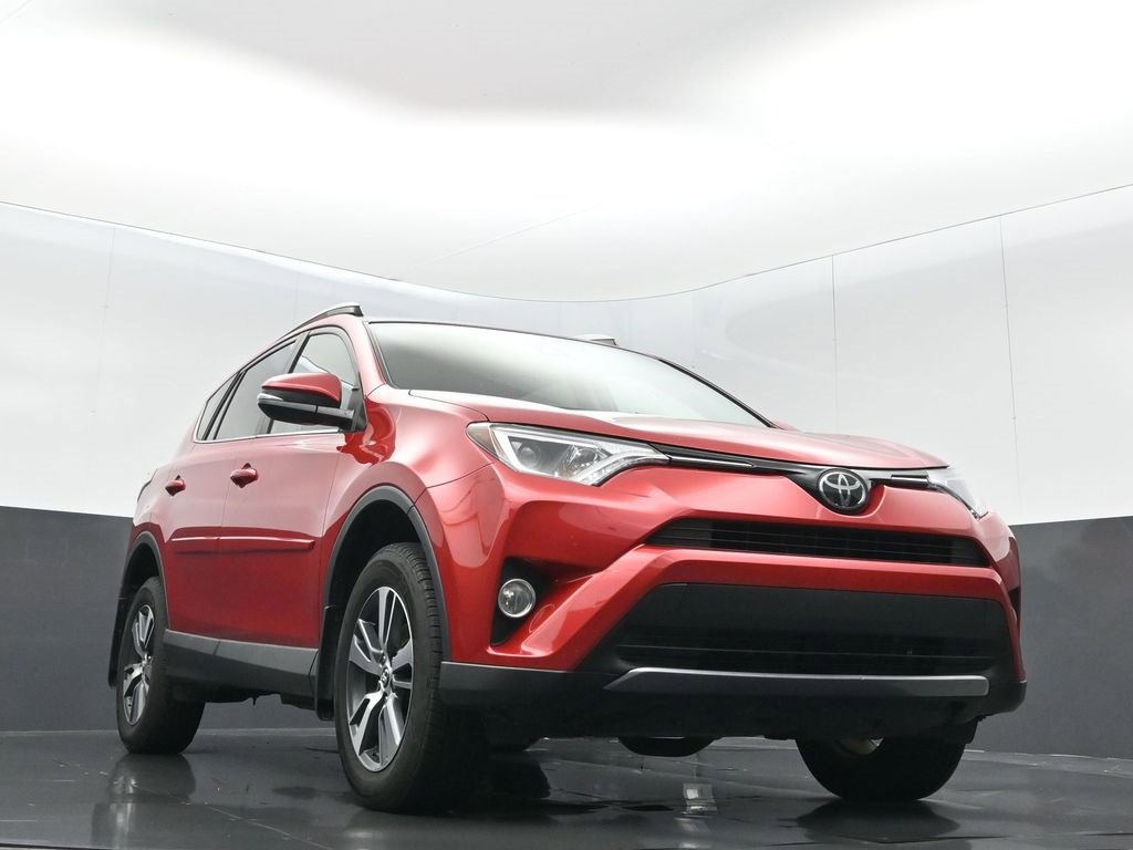 Used 2017 Toyota RAV4 XLE w/ Premium Extra Value Package image 5