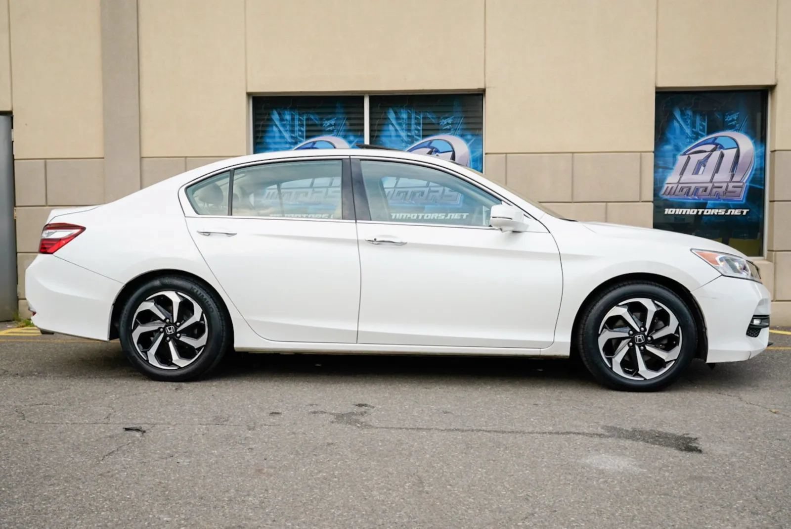 Used 2017 Honda Accord EX-L image 4