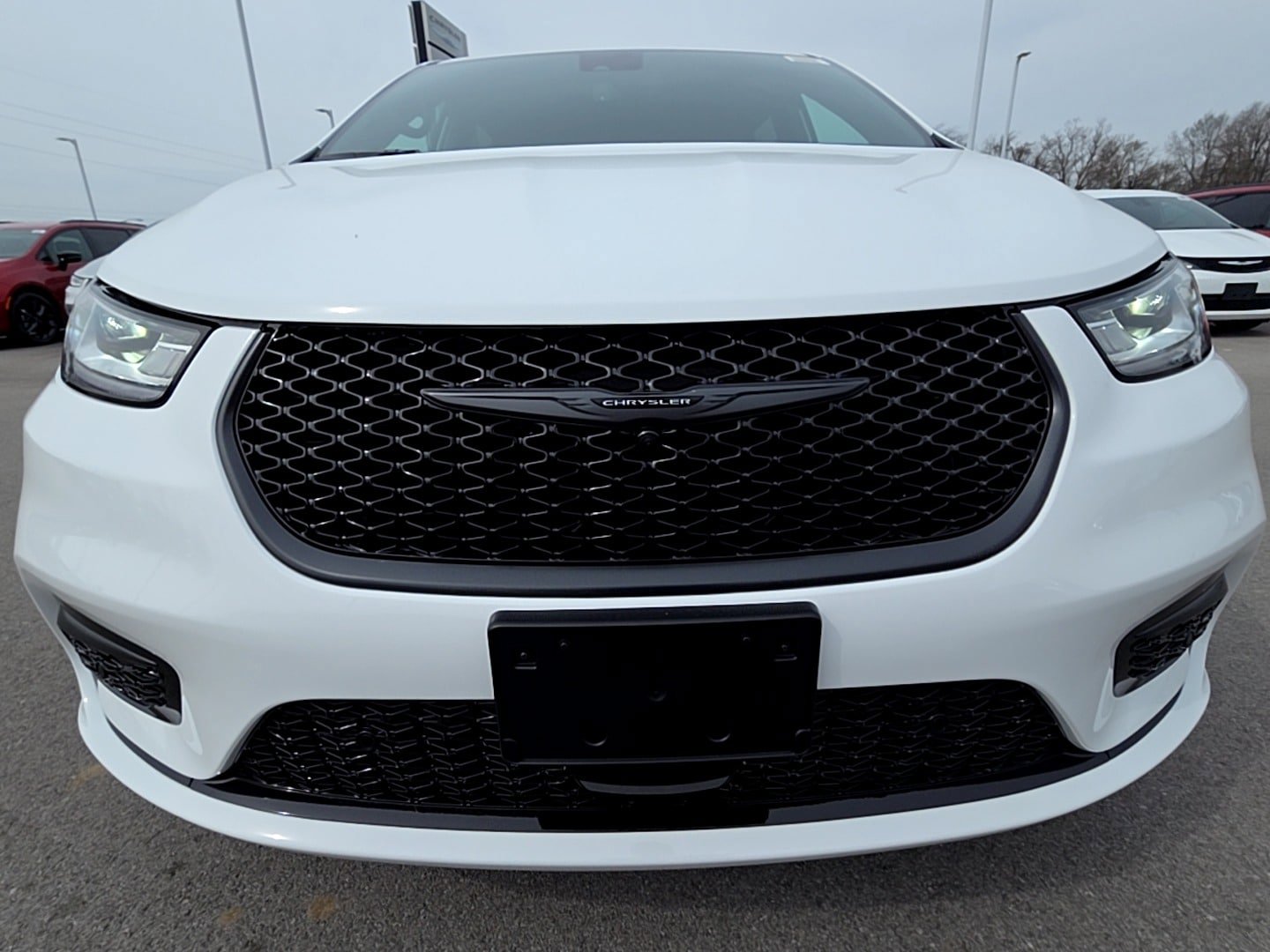 New 2026 Chrysler Pacifica Select image 2