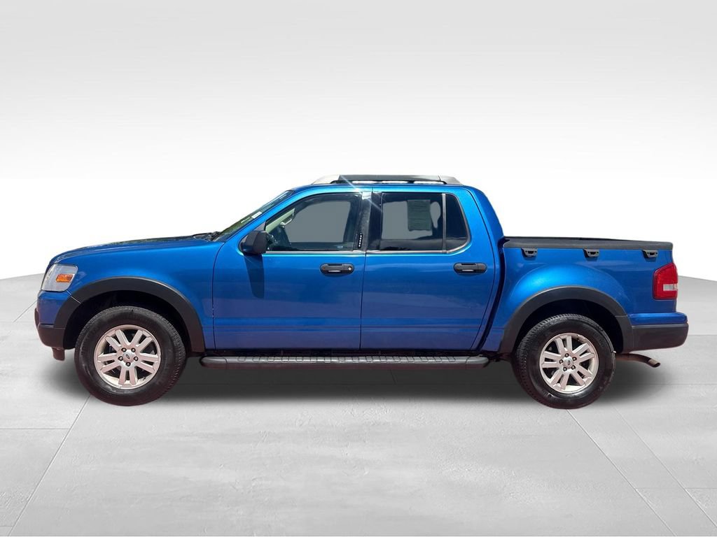 Used 2010 Ford Explorer Sport Trac XLT AWD/4WD image 4
