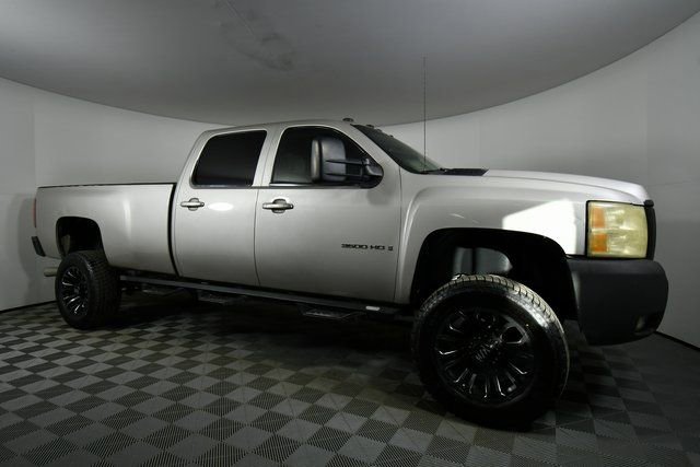 Used 2009 Chevrolet Silverado 3500 LTZ w/ LTZ Plus Package AWD/4WD image 10