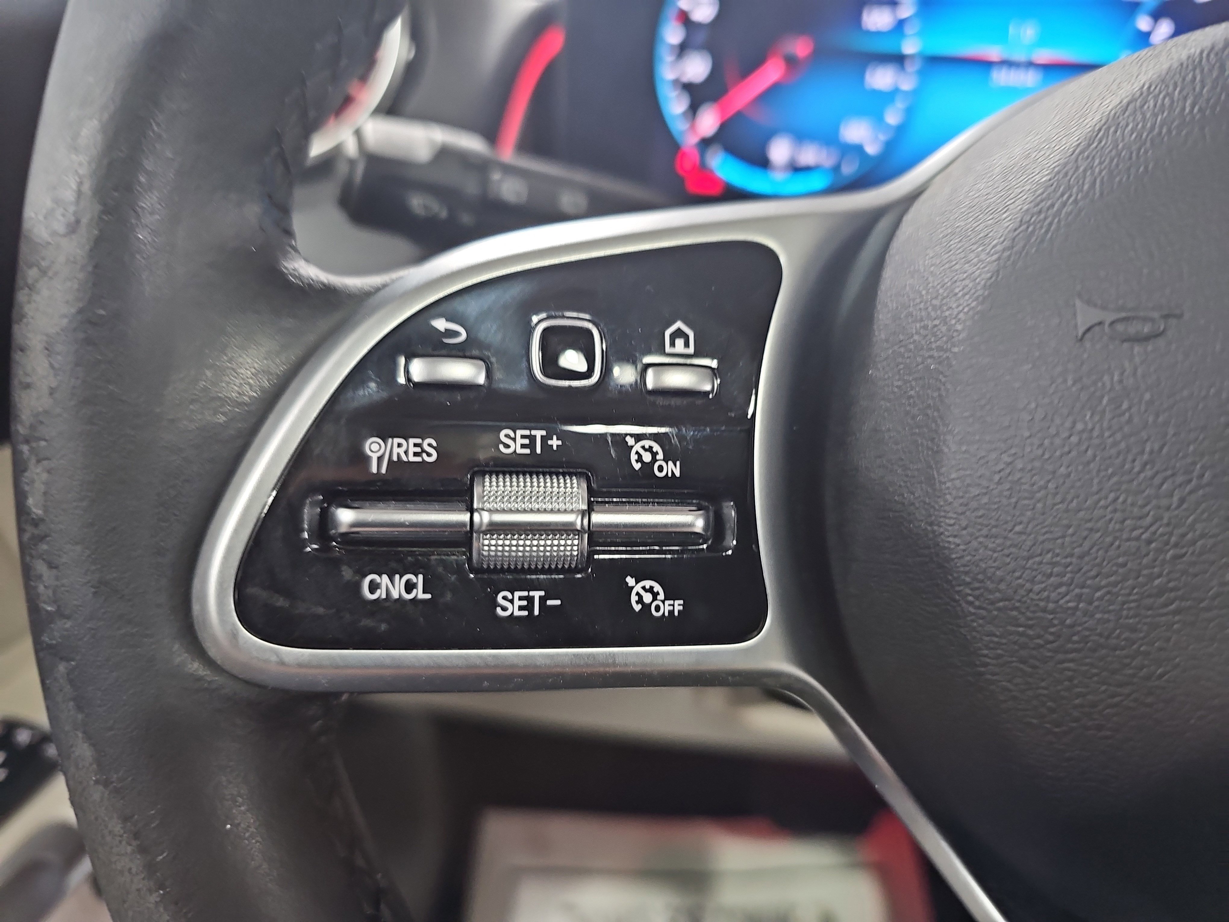 Certified 2023 Mercedes-Benz GLB 250 image 19