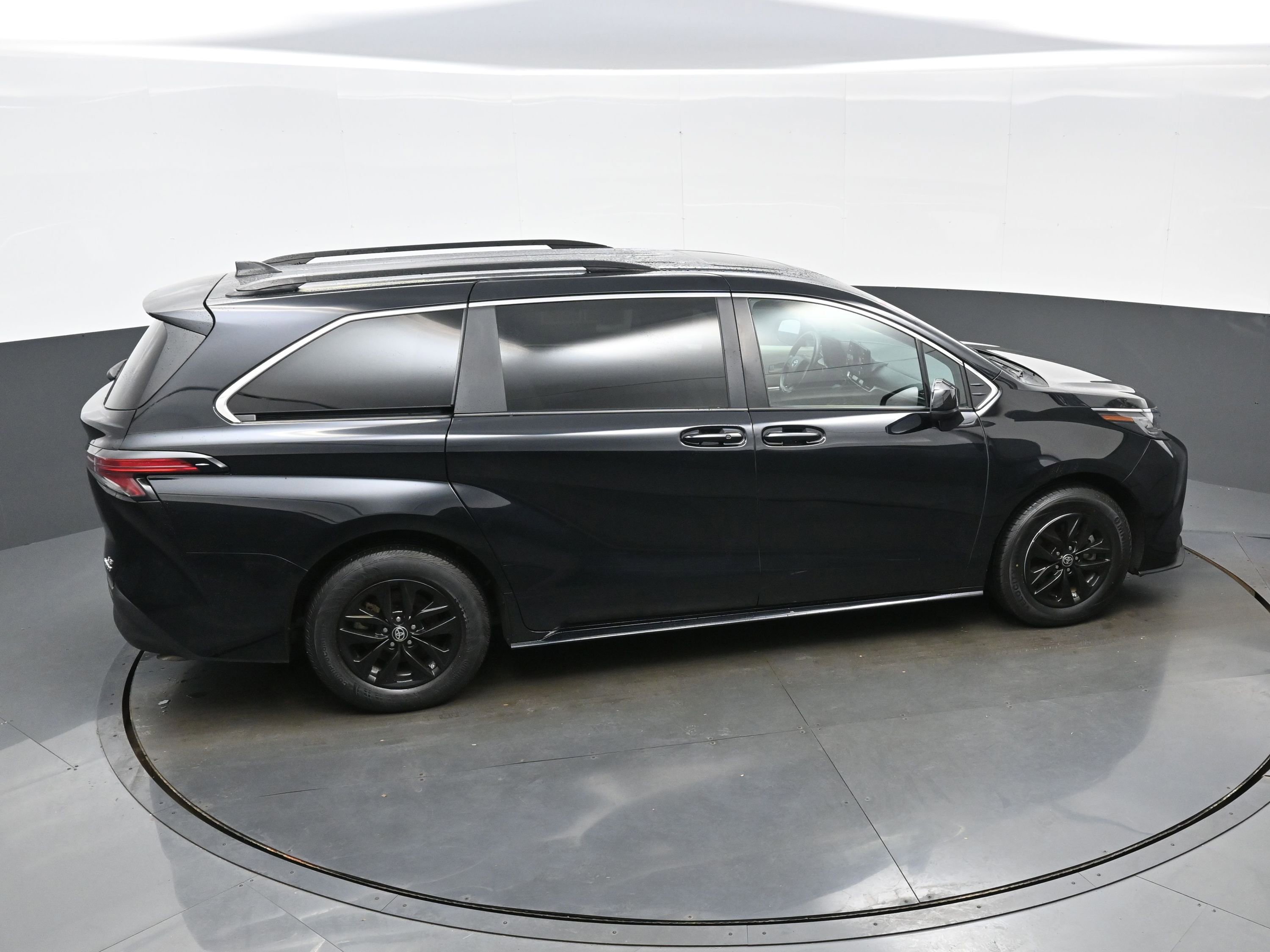 Used 2022 Toyota Sienna LE w/ LE Plus Package AWD/4WD image 41