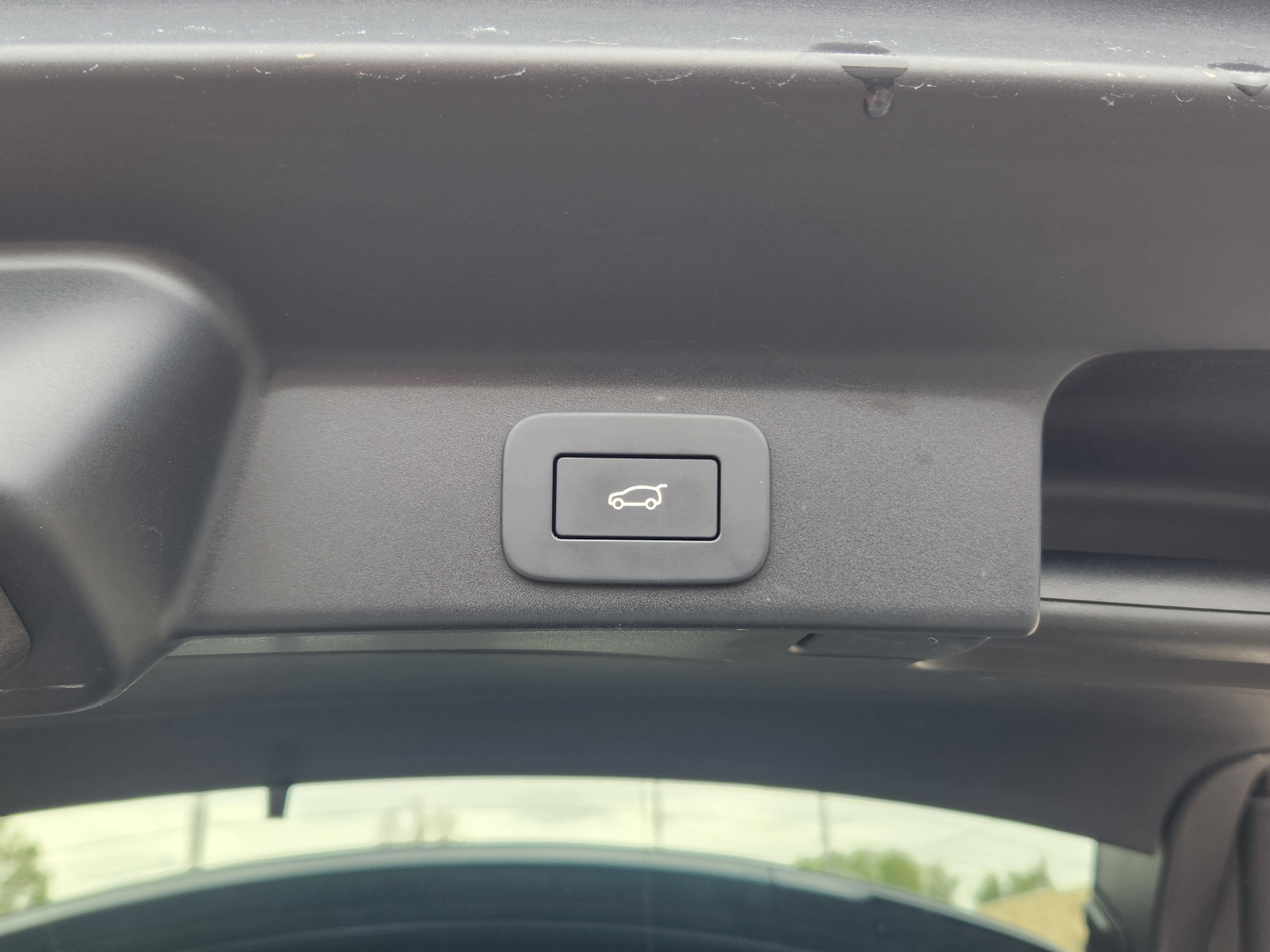 Certified 2025 Jaguar F-PACE R-Dynamic S AWD/4WD image 21