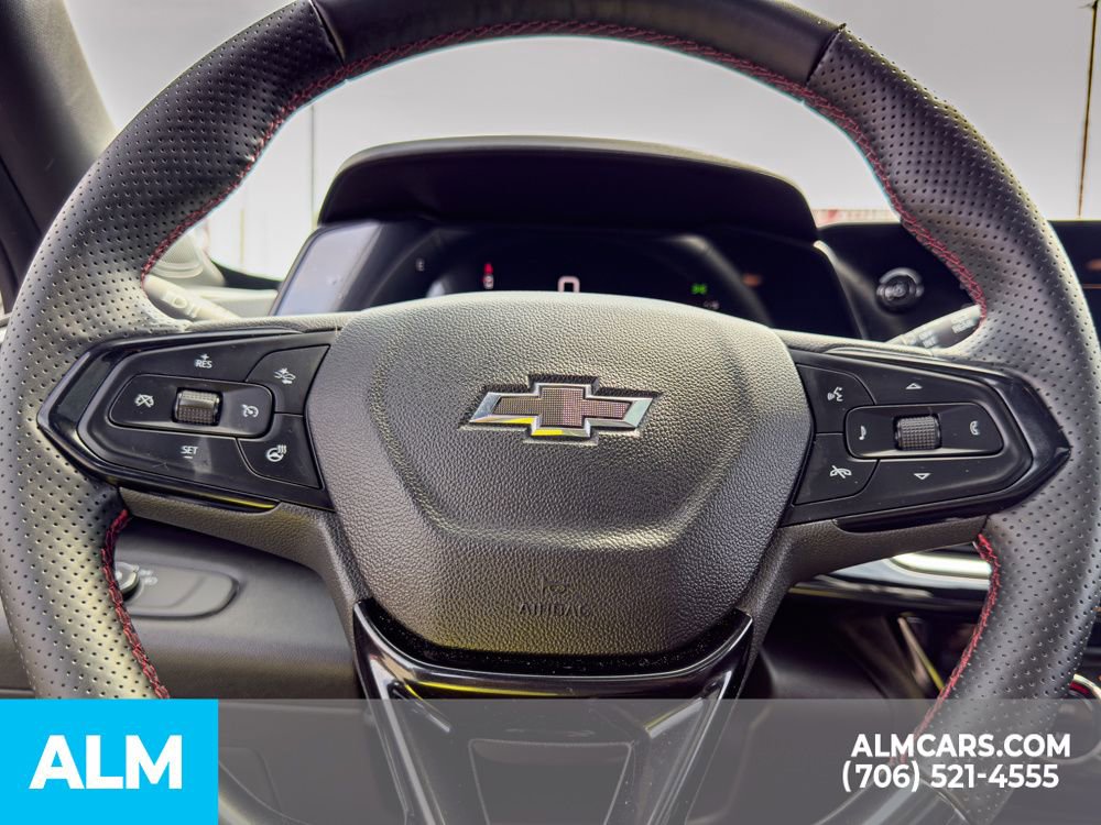 Used 2025 Chevrolet Trax RS w/ Sunroof Package image 22