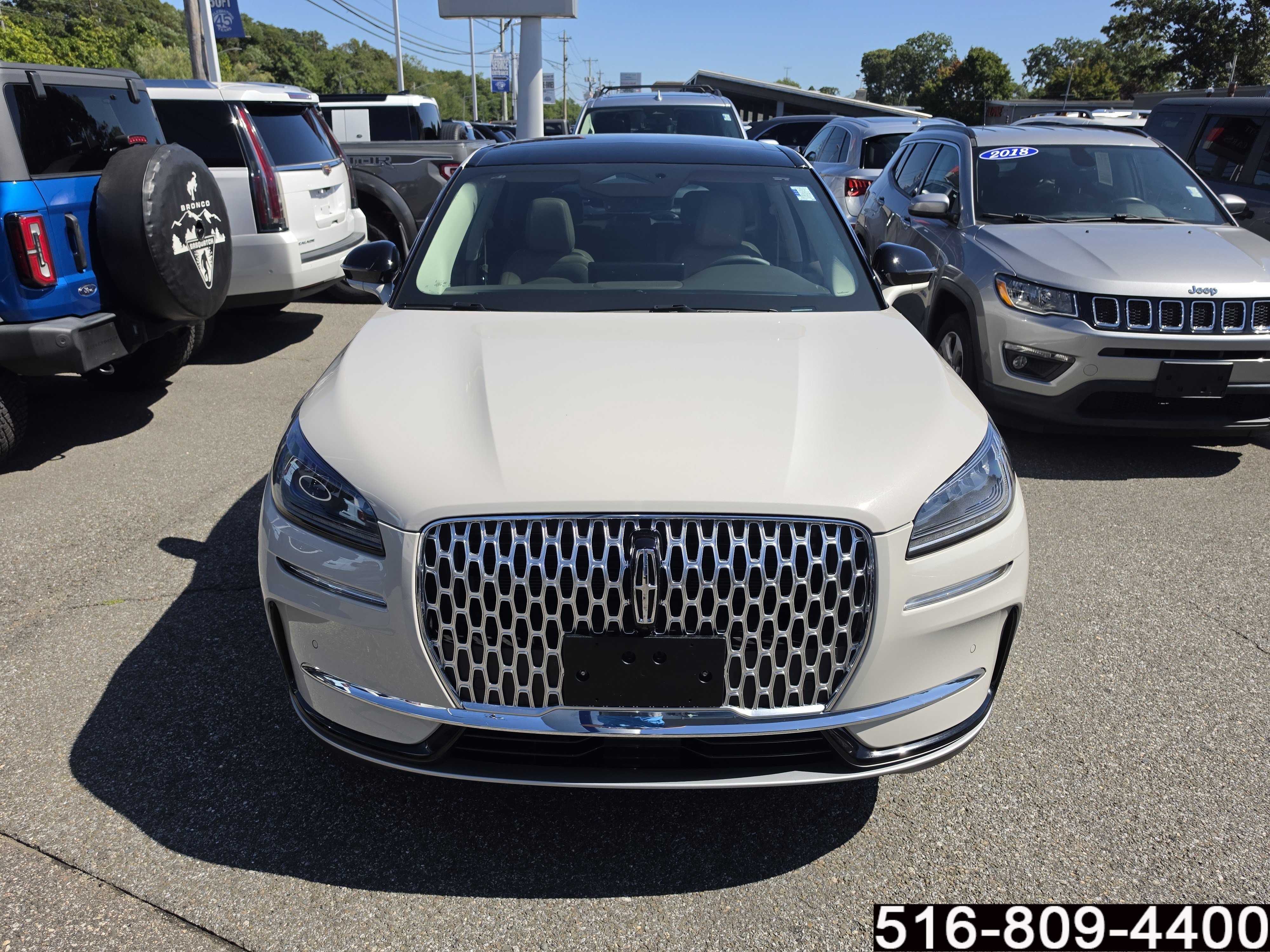Used 2023 Lincoln Corsair AWD w/ Equipment Group 101A image 2