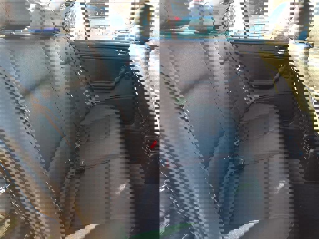 Used 2005 BMW 325i Sedan image 12